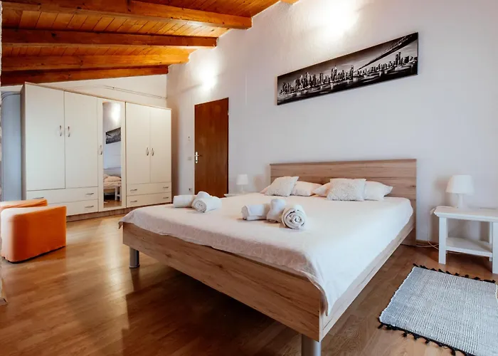 Oliva With Swimming Pool *