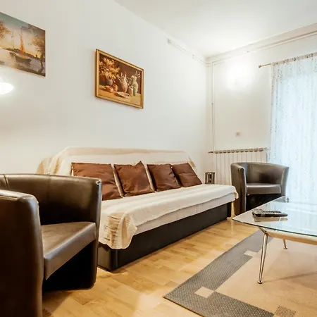 Oliva With Swimming Pool Apartman Poreč