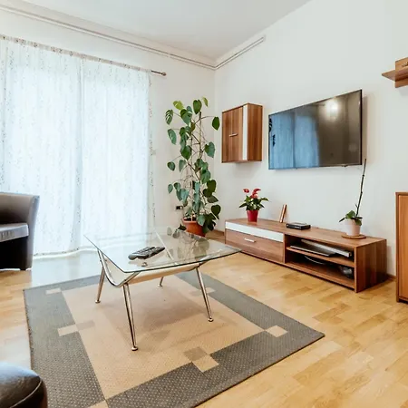 Oliva With Swimming Pool Apartment *