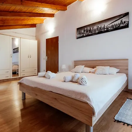 Oliva With Swimming Pool *