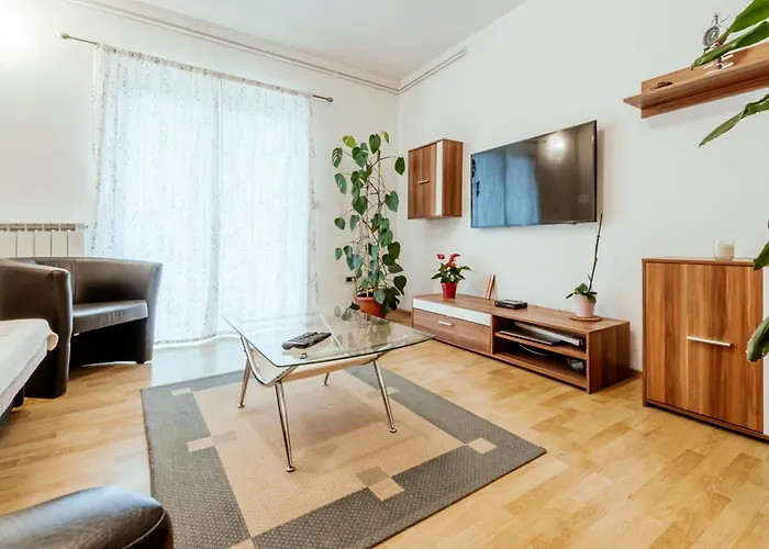 Oliva With Swimming Pool Apartment *